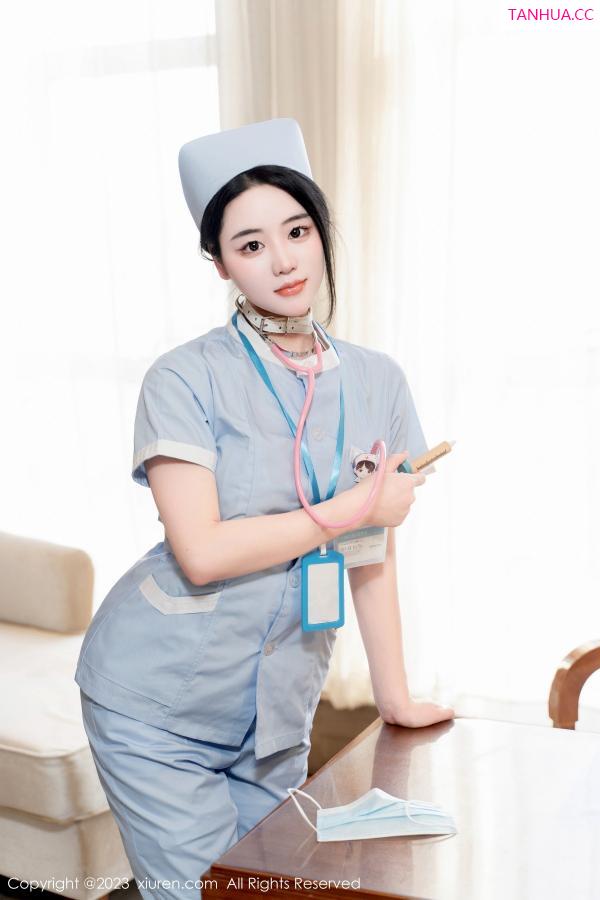   [XiuRen]高清写真图 2023.06.07 No.6868 汐汐爱吃草莓 护士服美臀第9张图片